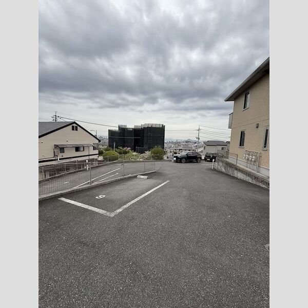 駐車場 (駐車場)