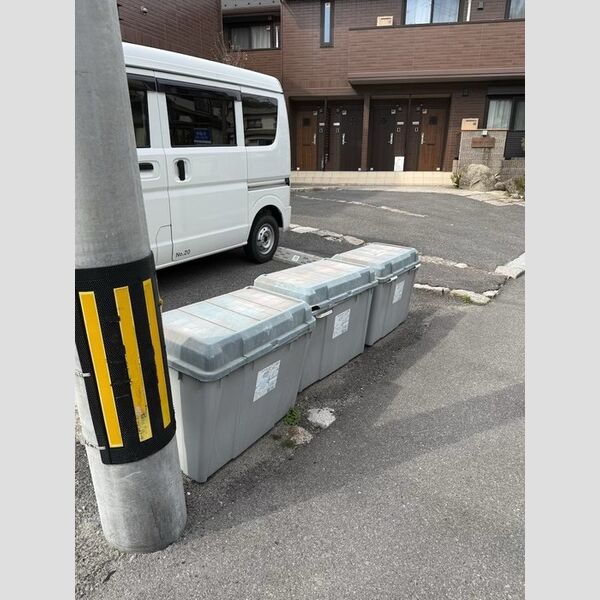 現地周辺 (ゴミ置き場)