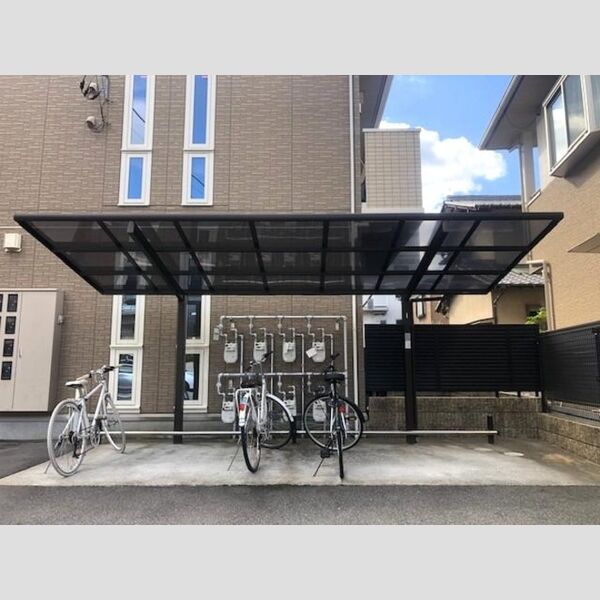 現地周辺 (駐輪場)