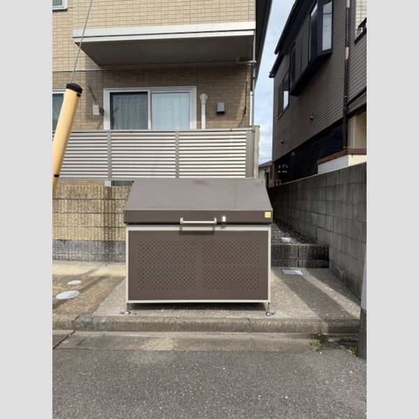 現地周辺 (ゴミステーション)