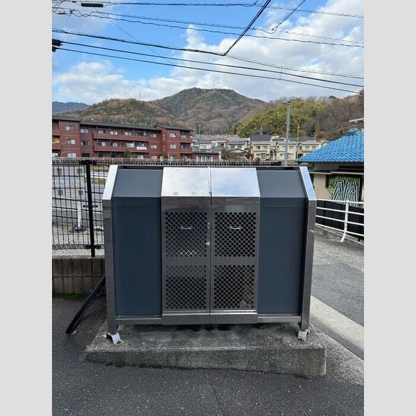 現地周辺 (ゴミステーション)