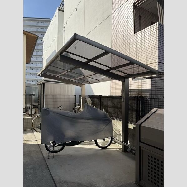 現地周辺 (駐輪場)