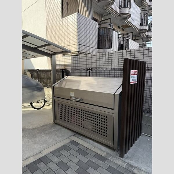 現地周辺 (ゴミステーション)