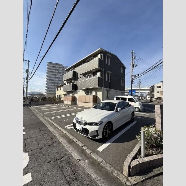 駐車場 (駐車場)