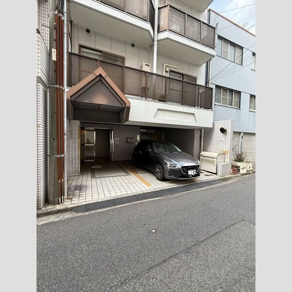 駐車場 (駐車場)