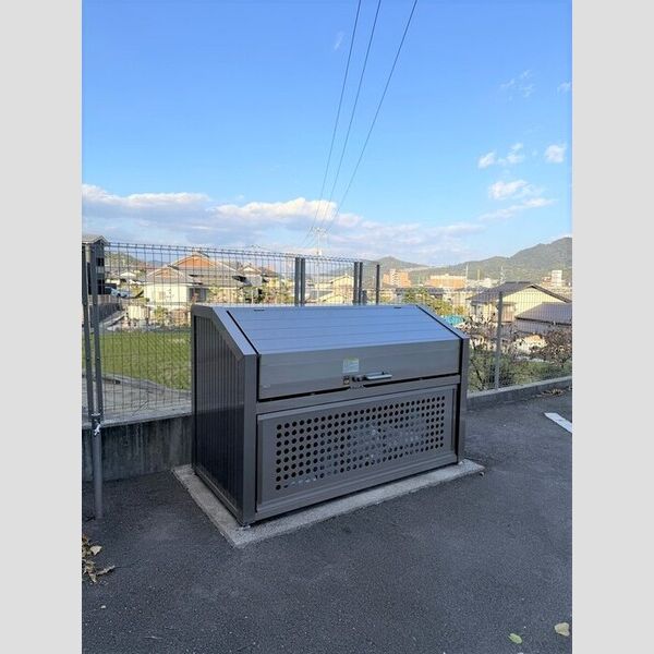 現地周辺 (ゴミステーション)