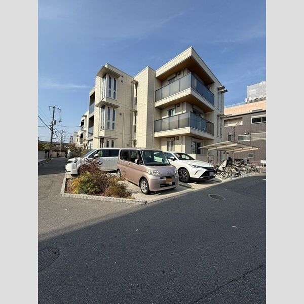 駐車場 (駐車場)