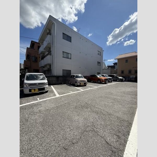 駐車場 (駐車場)