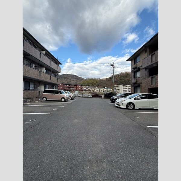 駐車場 (駐車場)