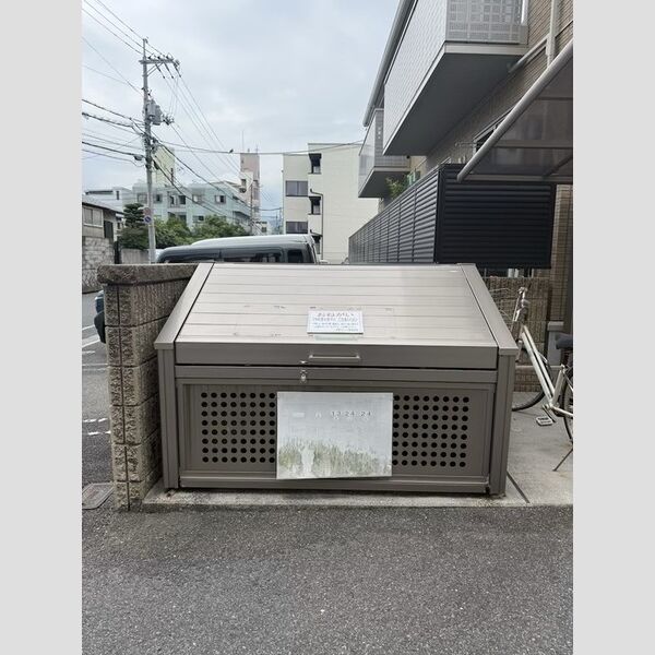 現地周辺 (ゴミステーション)