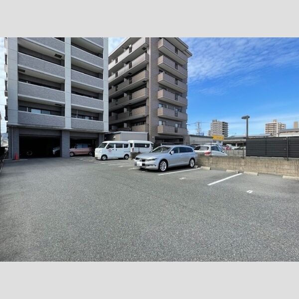 駐車場 (駐車場)