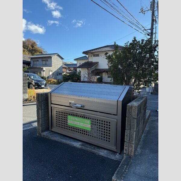 現地周辺 (ゴミステーション)