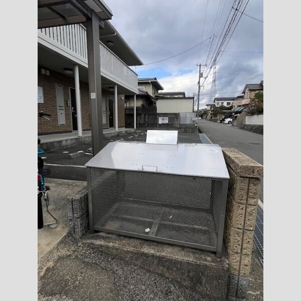 現地周辺 (ゴミステーション)