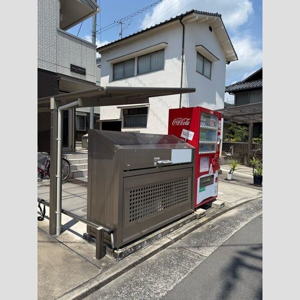 現地周辺 (ゴミステーション)