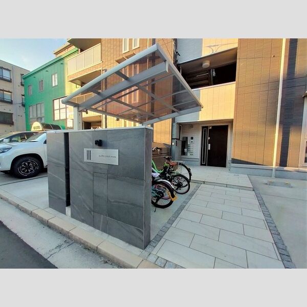 現地周辺 (駐輪場)