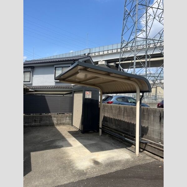 現地周辺 (駐輪場)