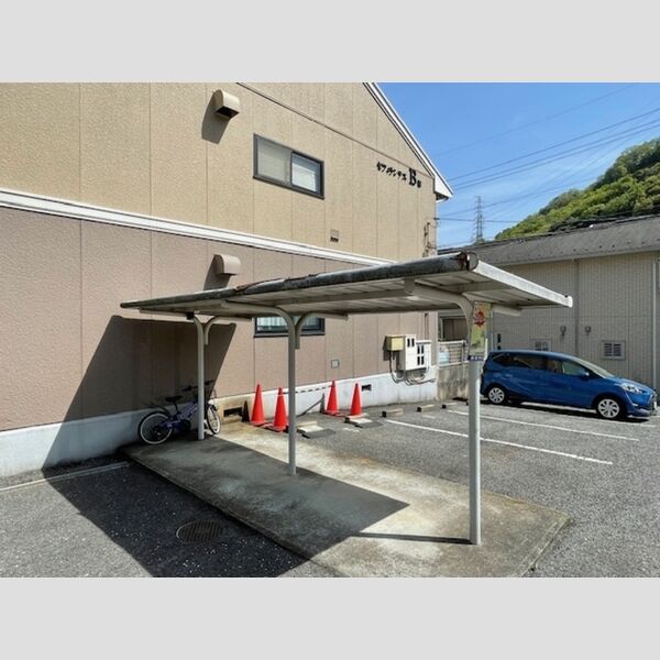 現地周辺 (駐輪場)