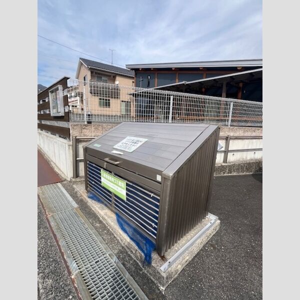 現地周辺 (ゴミステーション)