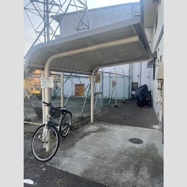 現地周辺 (駐輪場)