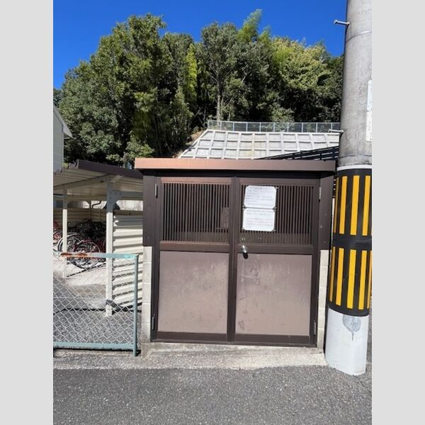 現地周辺 (ゴミステーション)