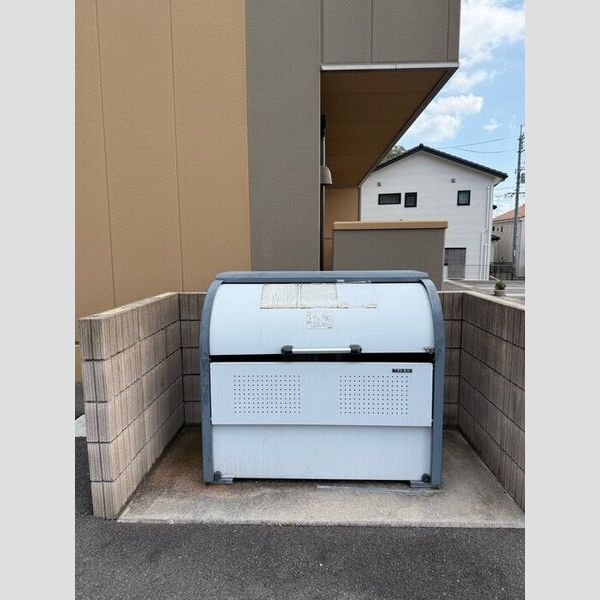 現地周辺 (ゴミステーション)