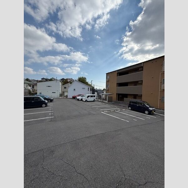 駐車場 (駐車場)
