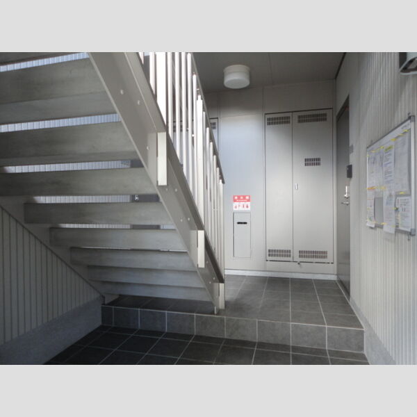 現地周辺 (建物内)