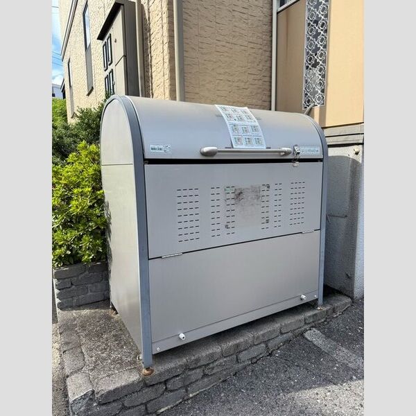 現地周辺 (ゴミステーション)