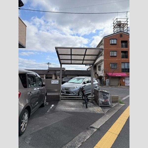 現地周辺 (駐輪場)