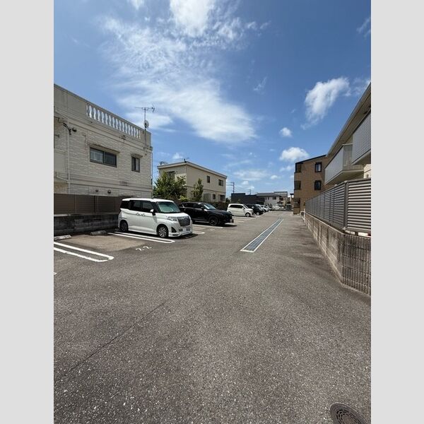 駐車場 (駐車場)