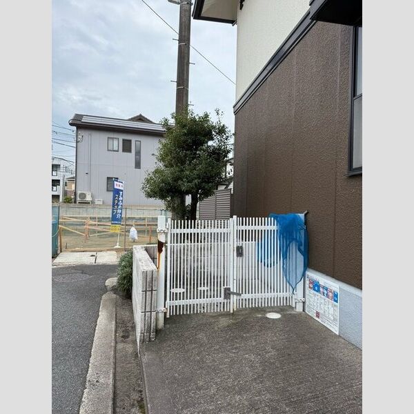 現地周辺 (ゴミステーション)