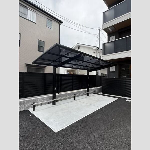 現地周辺 (駐輪場)