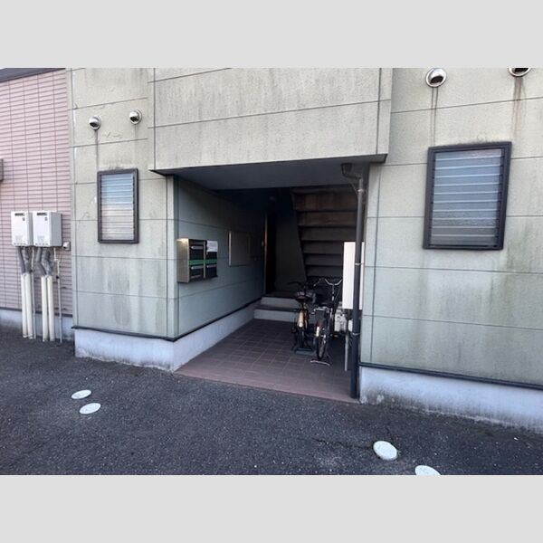 エントランス (エントランス)