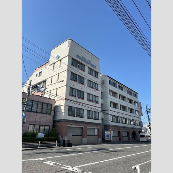 現地周辺 (光臨会荒木脳神経外科病院　1,105m)