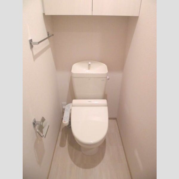 トイレ (トイレ)