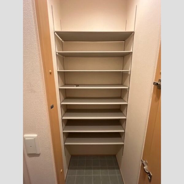 玄関 (シューズクローク)