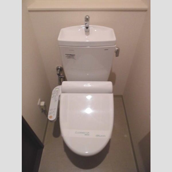 トイレ (トイレ)