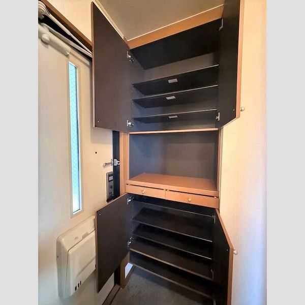 玄関 (シューズボックス)