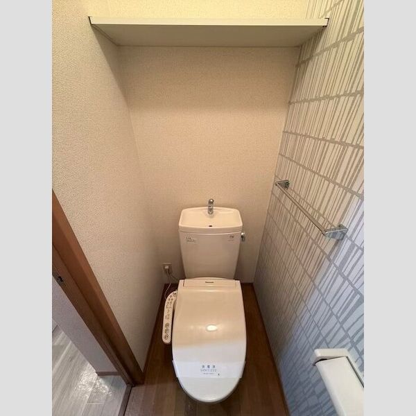 トイレ (温水洗浄暖房便座)