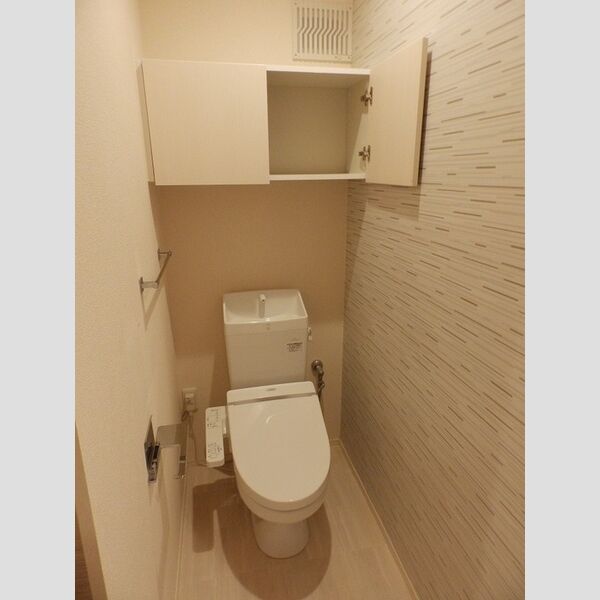 トイレ (温水洗浄便座あり)