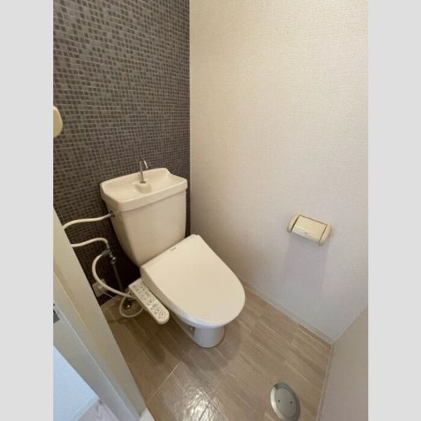 トイレ (温水洗浄暖房便座)