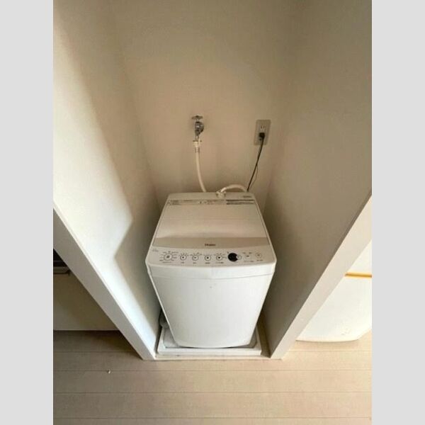 洗面所 (室内洗濯機置場)