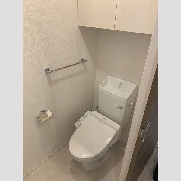 トイレ (温水洗浄暖房便座)