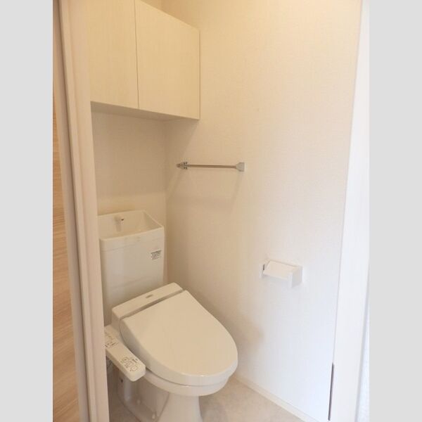 トイレ (温水洗浄暖房便座)