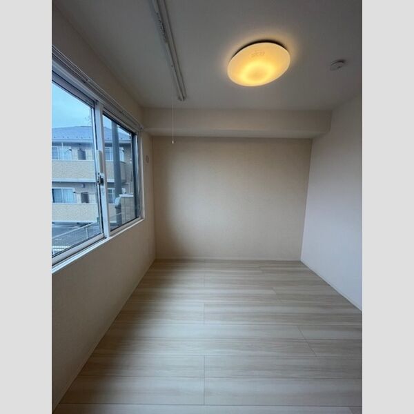 その他 (洋室)