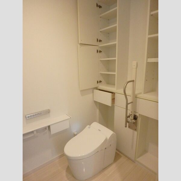 トイレ (温水洗浄暖房便座)