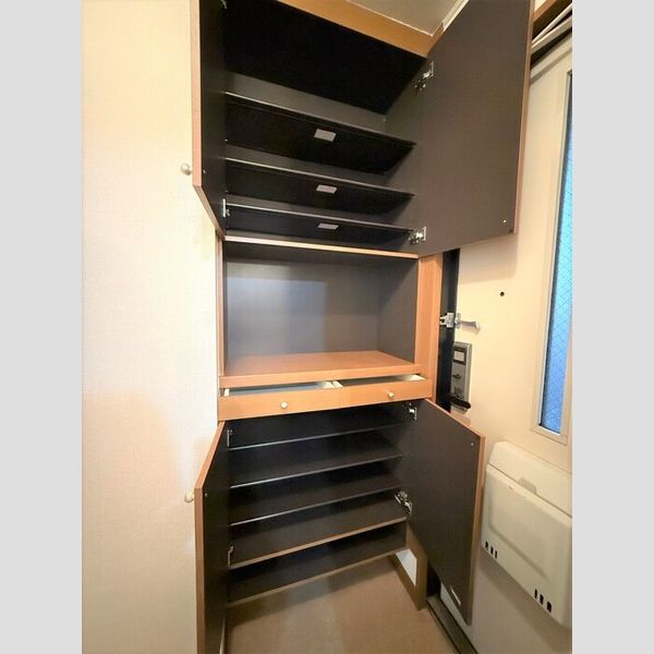 玄関 (シューズボックス)