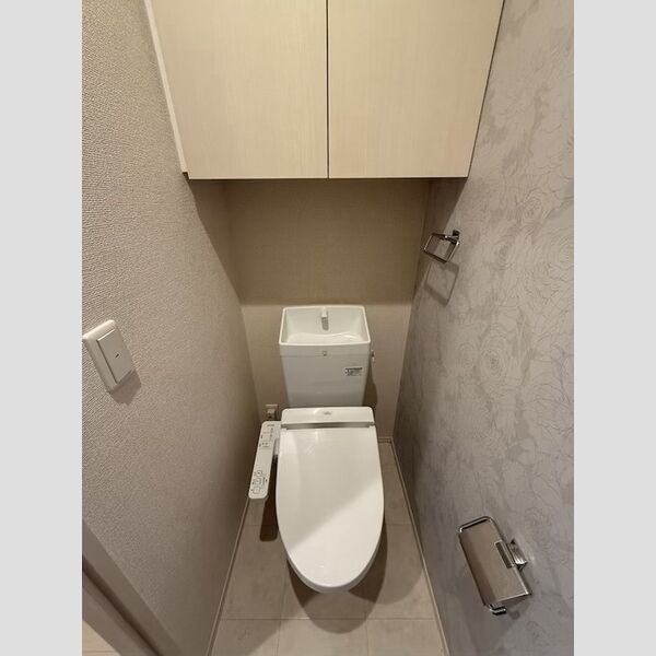 トイレ (温水洗浄暖房便座)