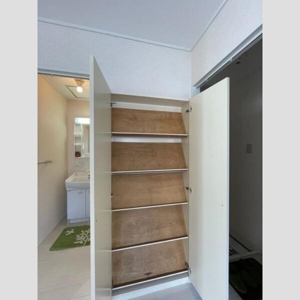 玄関 (シューズボックス)