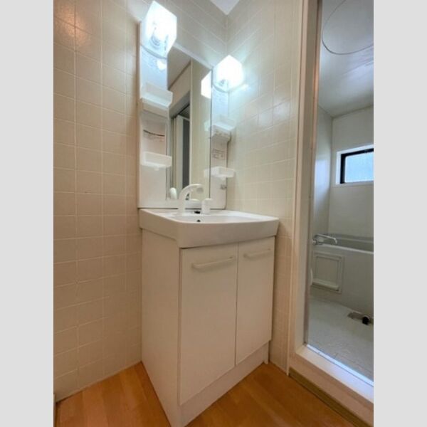 洗面所 (洗髪洗面化粧台)